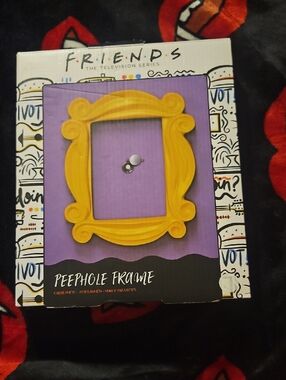 FRIENDS Yellow Frame Peephole Accent